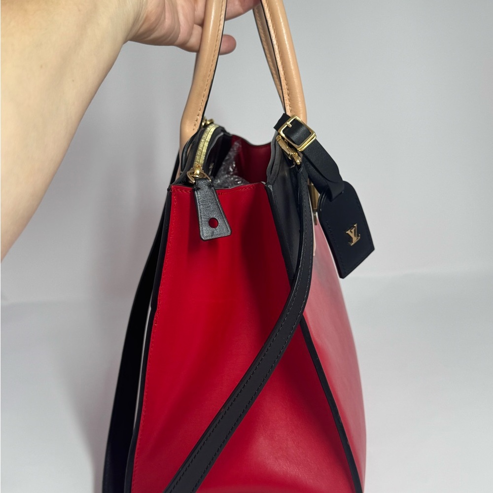 Authentic Louis Vuitton City Steamer MM - Picture 4 of 16